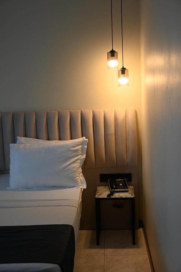 Main Airport Hotel Arnavutkoy Buitenkant foto